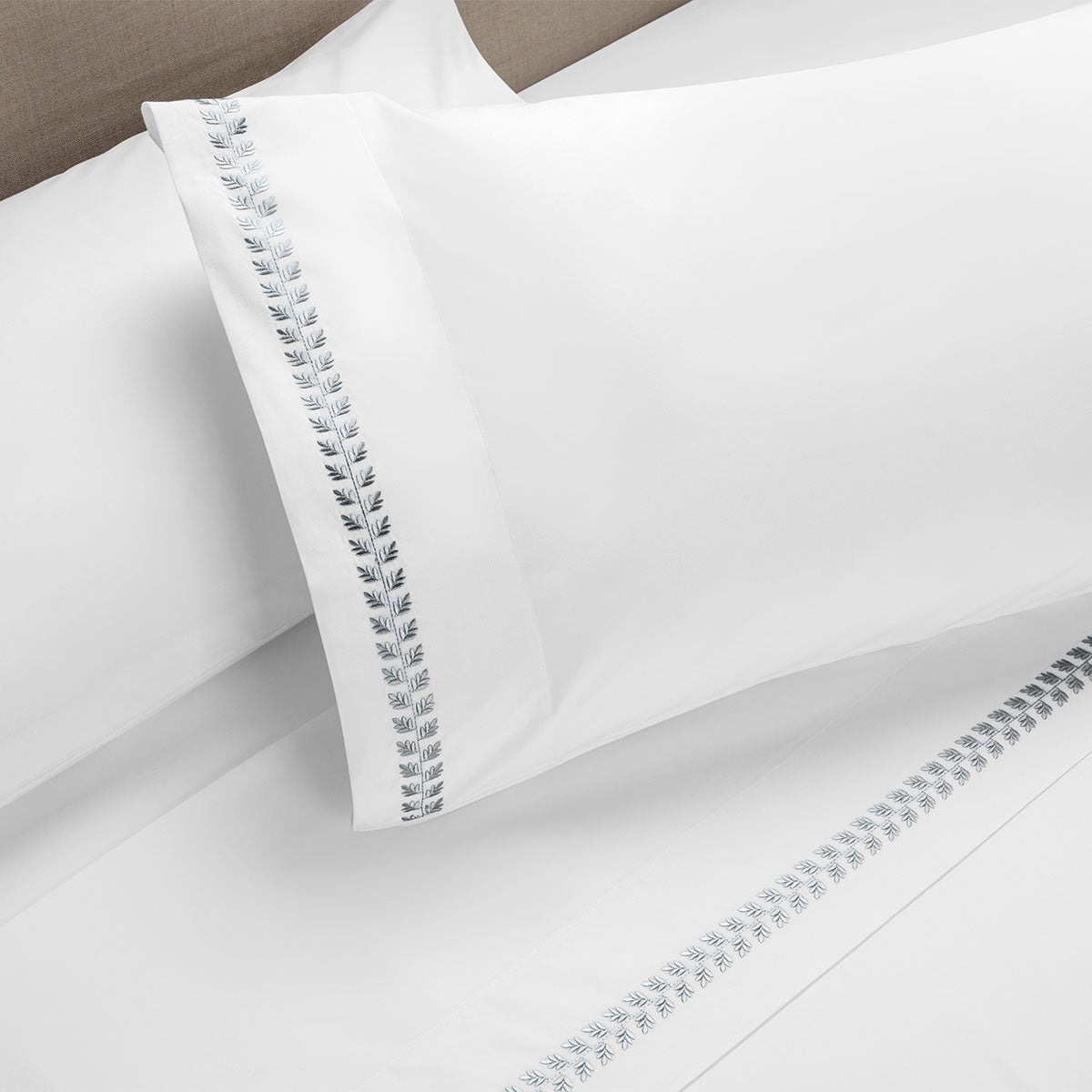 Sábana 220 Hilos Bordada Polycotton Hoja Blanca